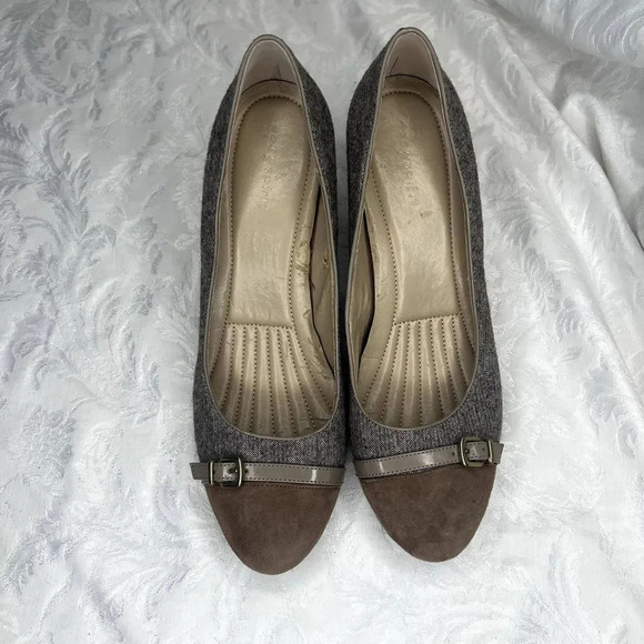 Easy Spirit Gray Brown Rounded Toe with Buckle Slip On Pumps Size 8.5M - Picture 2 of 11